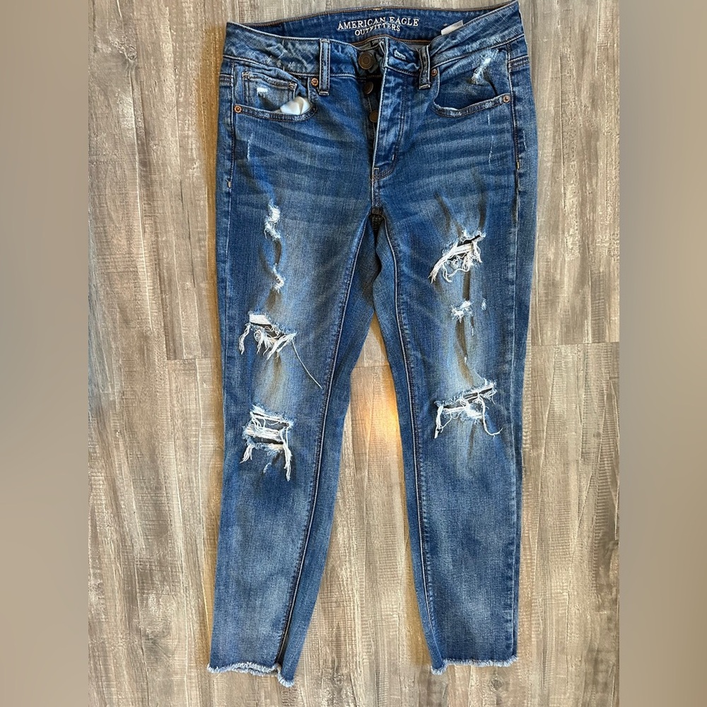 American Eagle ‘Tom Girl’ Distressed Blue Jeans